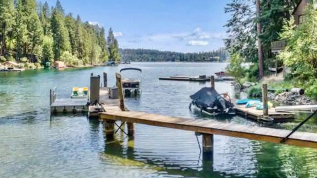 Hayden Lake Cabin | Romantic Lake Front