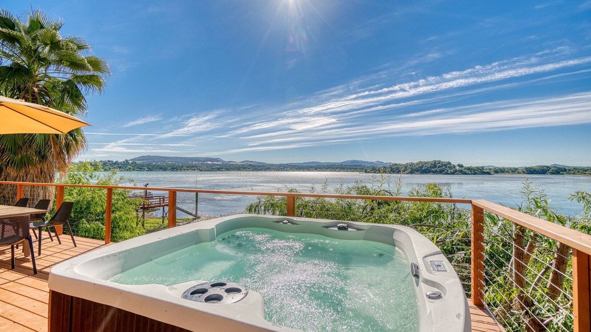 Clear Lake House | Romantic lakefront, hot tub under the stars, huge deck & private dock