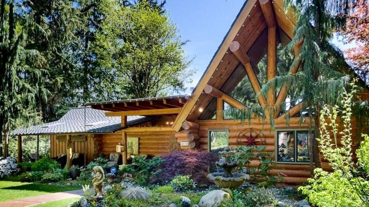 Jordan Road-Canyon Creek Cabin | Romantic LOG CABIN on Stilly River w/Hot tub! Setup for 2 people only