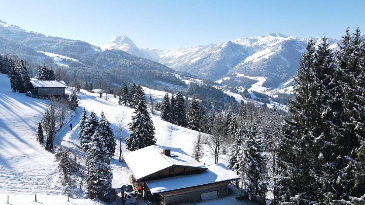 Kirchberg in Tirol Cabin | romantic mountain hut in the Kitzbühel Alps for skiing and hiking holidays.