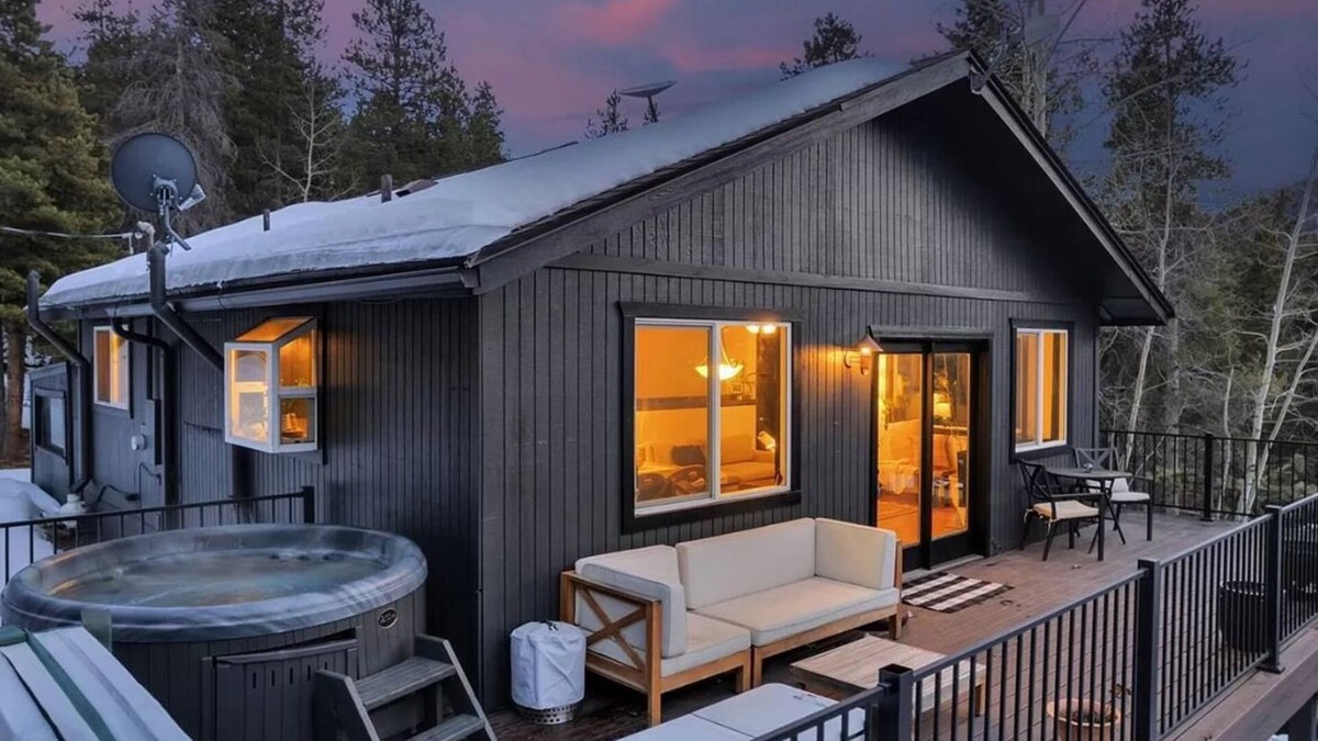 Shadow Mountain Cabin | Romantic mountain getaway or family escape. NEW HOT TUB!