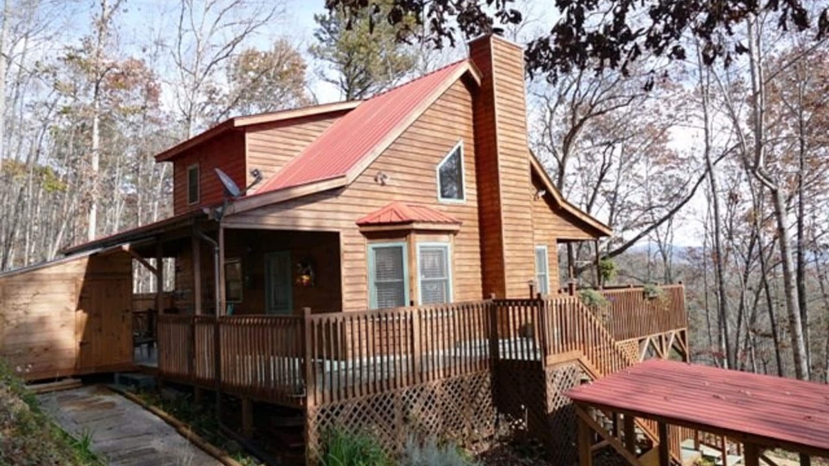 Franklin Cabin | Romantic Mountain Top Cabin with Hot Tub, Wrap Around Porches, and Amazing Views