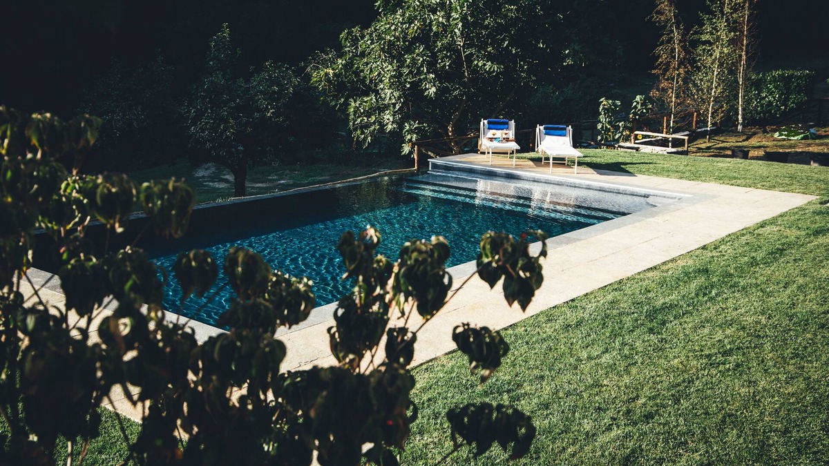 Barga House | Romantic newly renovated barn private pool and a trout river, 5 mins to Barga