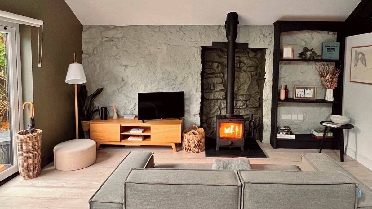 Llangefni Apartment | Romantic Nordic Retreat in Llangefni