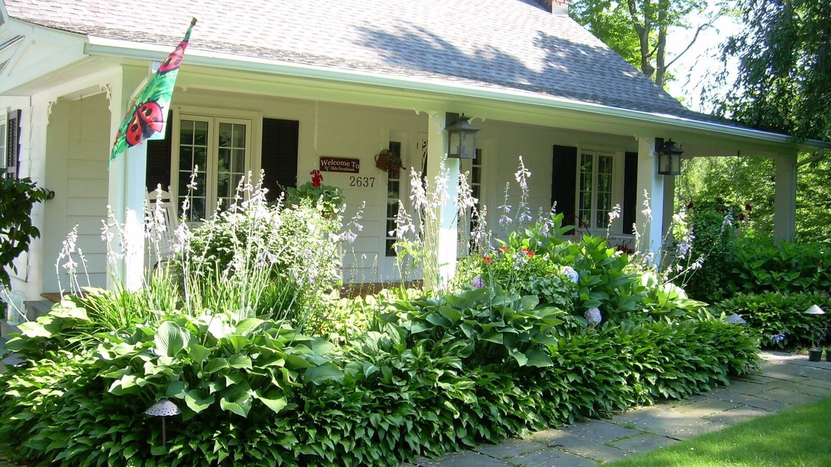 Willoughby Other | Romantic Park-Like Setting
