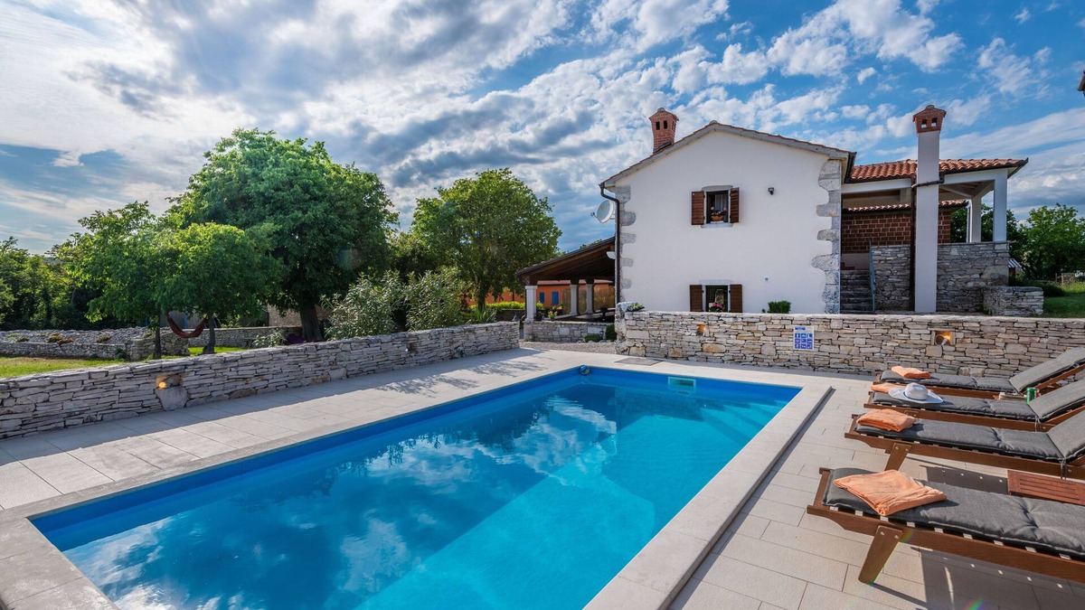 Trget Villa | Romantic private villa w/pool, 3 minutes from the beach, surrounded by nature