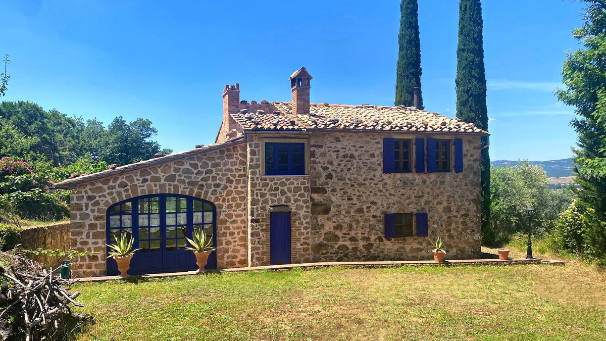 Saturnia House | Romantic rustico within sight of Saturnia