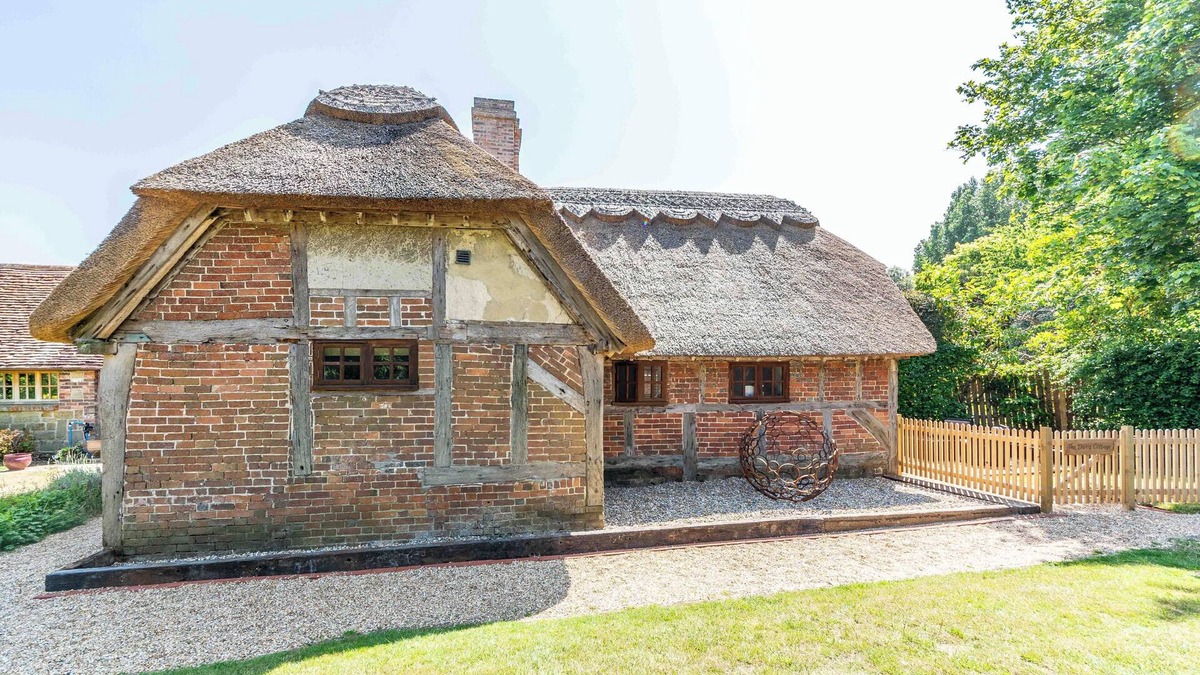 Ford Cottage | Romantic Seaside Retreat Near Arundel
