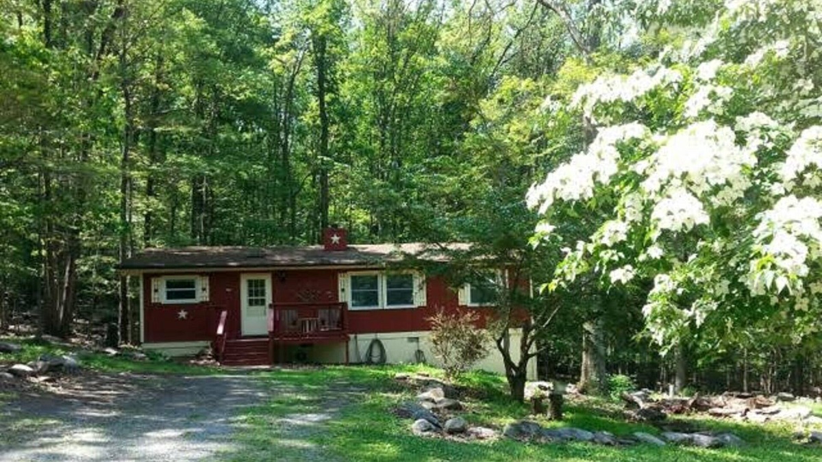 Kabletown Cottage | Romantic, Secluded, Rustic Mtn. Cabin in the Woods