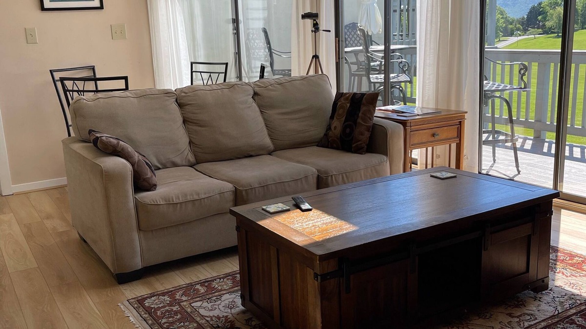 North Shore Condo | Romantic SML Penthouse, Bernard’s Landing. Smith Mountain Lake 3 Pools