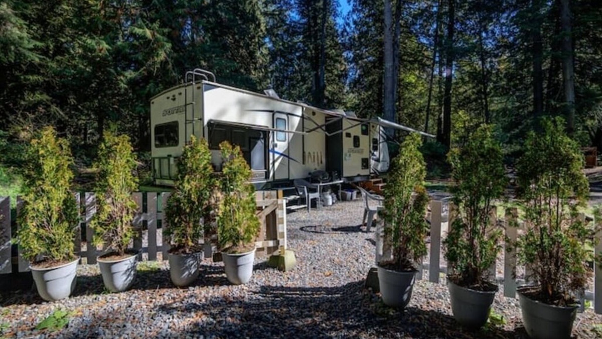 Enumclaw House | Romantic Stay on Riverfront 30 Acres w/ Hot Tub. Dog Friendly. LGBTQ Owned!
