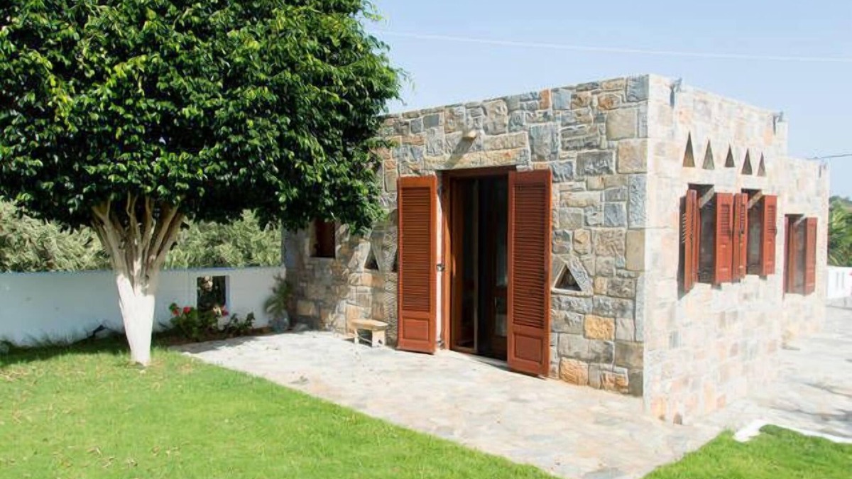 Skotino Apartment | Romantic Stone Studio Close To The Beach