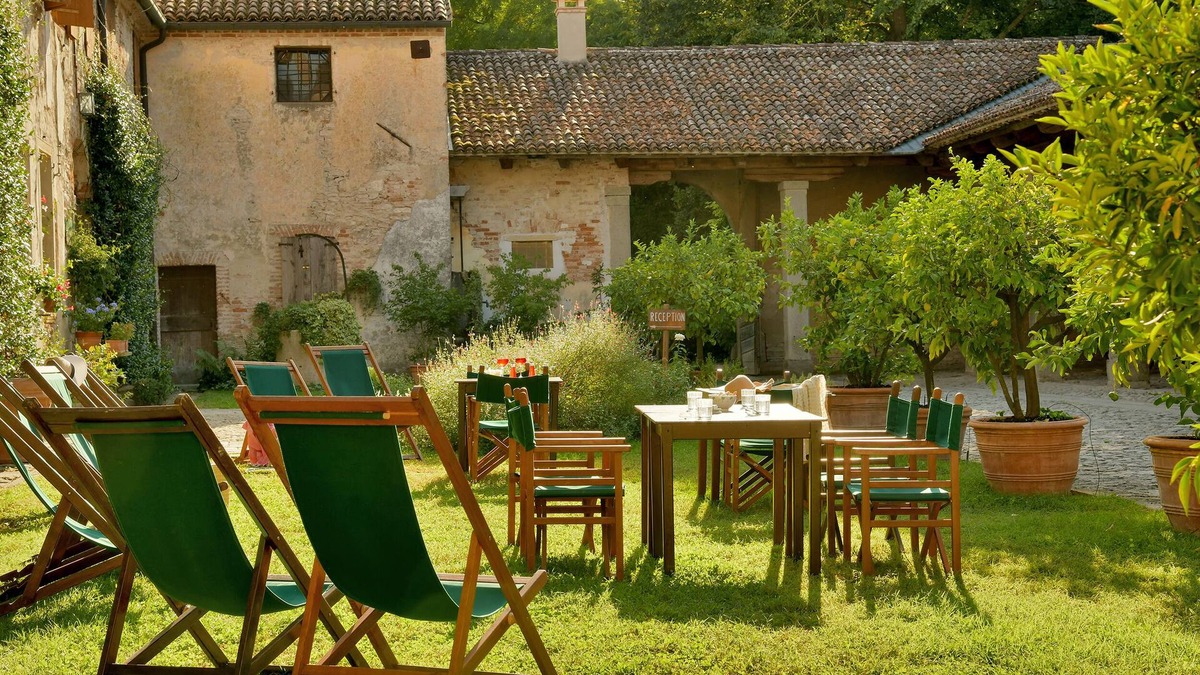 Rovolon Apartment | Romantic Studio in Historic Estate with 60 hectare Private Park