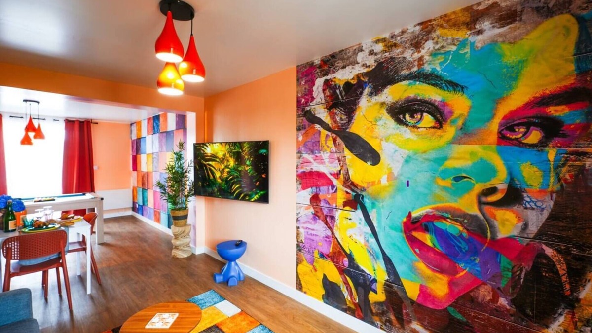 Plouay Apartment | Romantic Suite Bretagne Sud Balneo, Games&Cinema