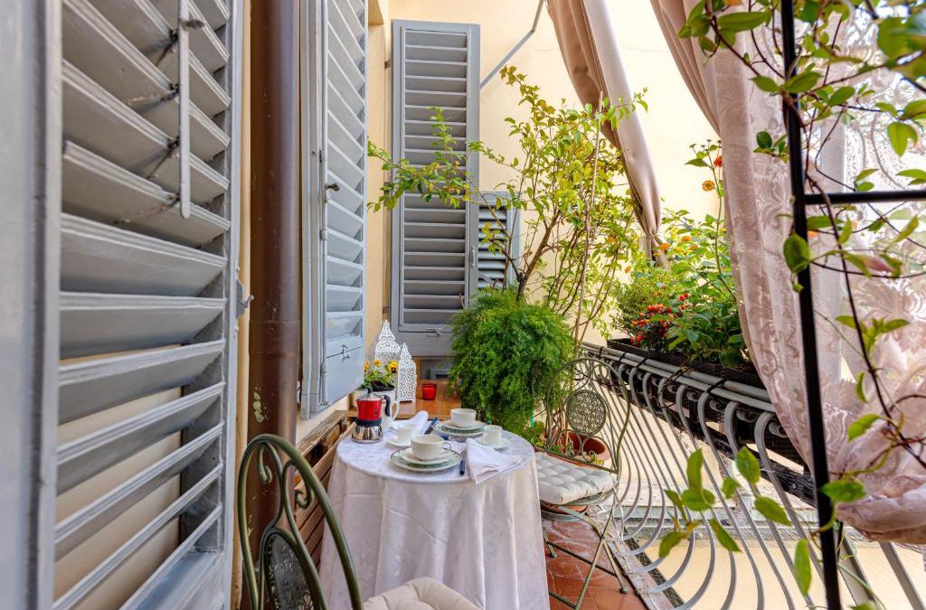 Sant' Ambrogio Apartment | Romantic Suite Home