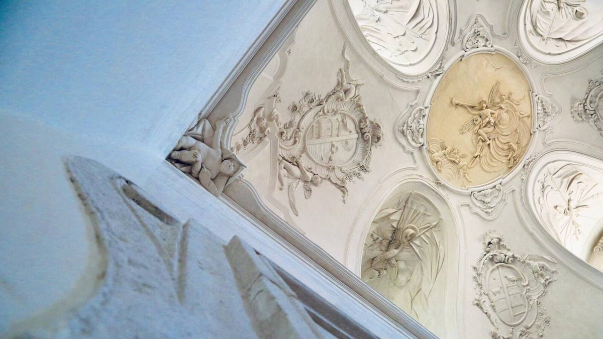 L'Aquila Apartment | Romantic Suite of the seventeenth century