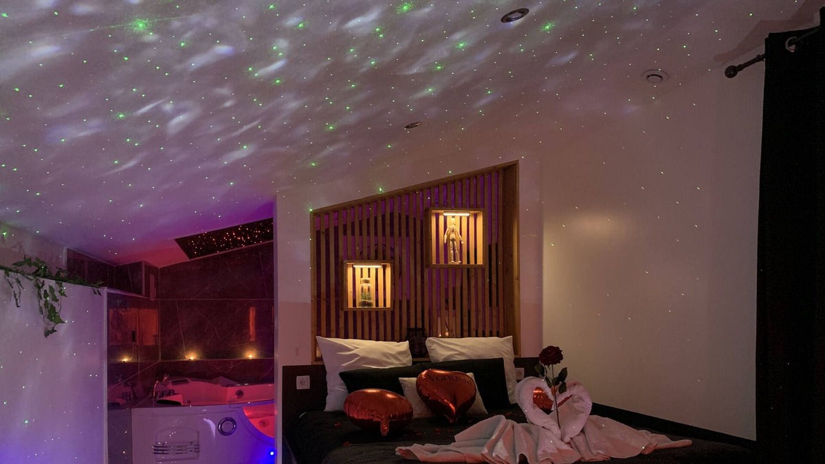 Echirolles Apartment | Romantic Suite Spa Balneotherapy