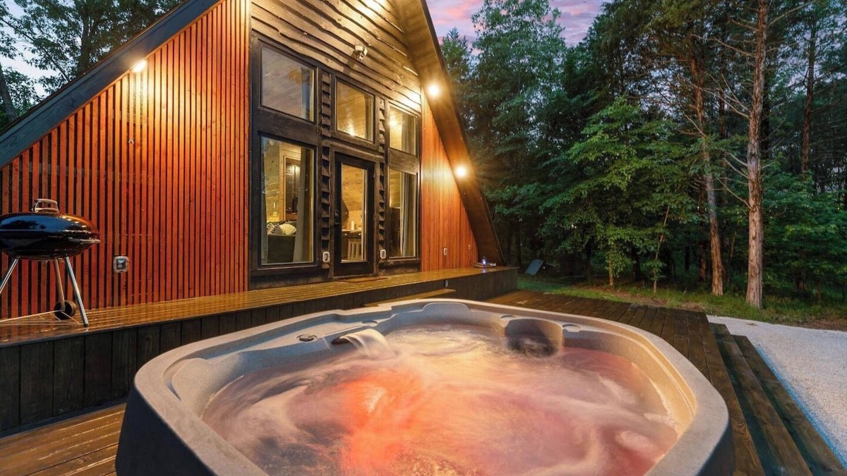 Jasper House | Romantic Sunsets Views Couples A Frame & Hot Tub