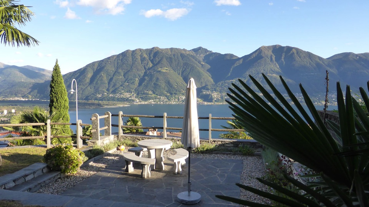 Brione sopra Minusio Cottage | Romantic Ticino holiday home on the Lago Maggiore with a fantastic lake view