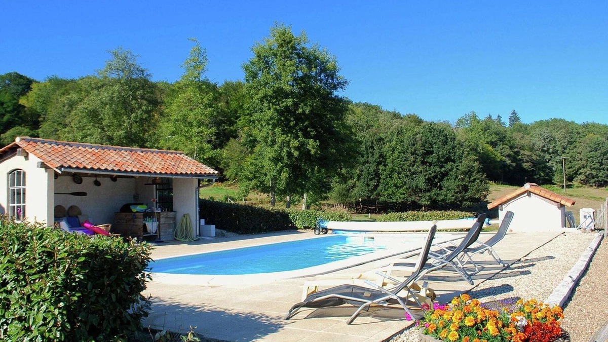Roussines Cottage | Romantic Tower in Dordogne with Rooftop Terrace