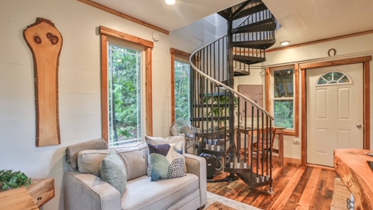 Tuscarora Cabin | Romantic Treehouse Stay in the Sky