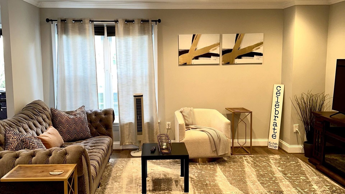 Crofton Condo | Romantic Two Bedroom Condo