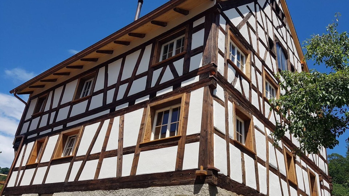 Ludwigshafen Apartment | Romantic vacation apartment in renovated half-timbered house from 1706 with courtyard and garden