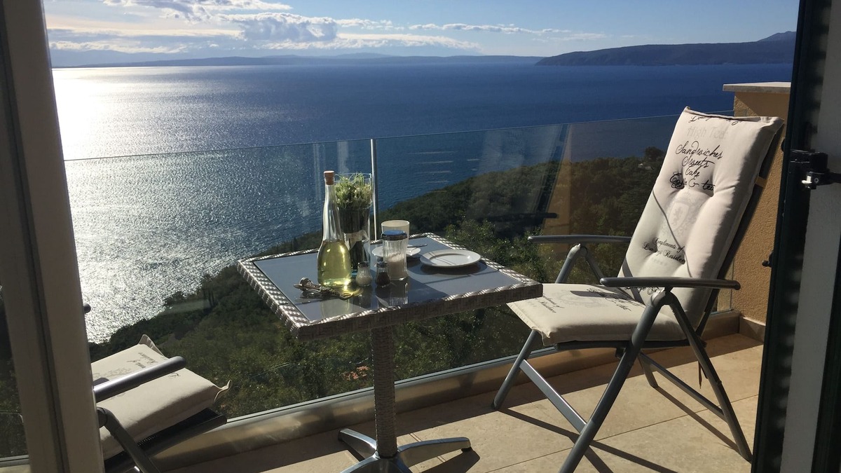 Medveja Apartment | Romantic vacation apartment ★with a fantastic view, ideal for couples