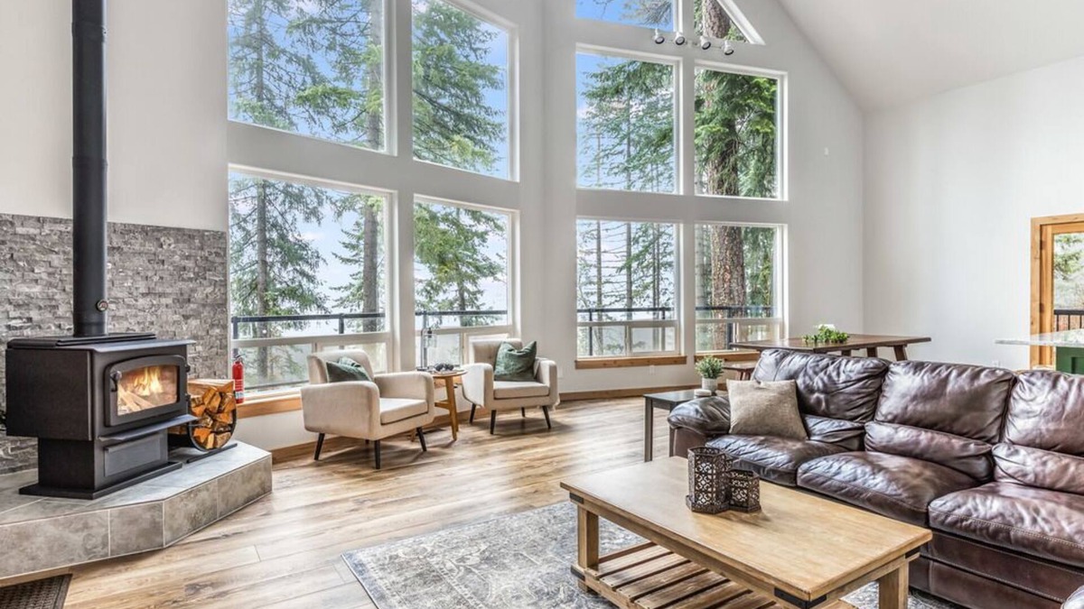 Cle Elum House | Romantic-Views-Spa-GmRm-WoodFrplc | 365 Signature Pkg
