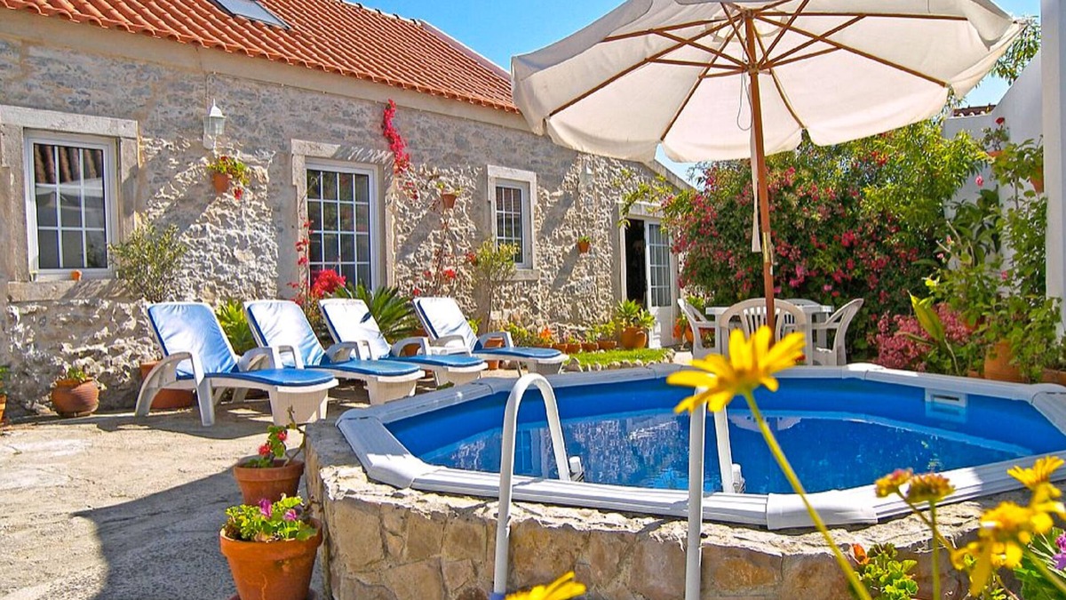 Reguengo Grande Cottage | Romantic Villa w/patio and pool, complete privacy
