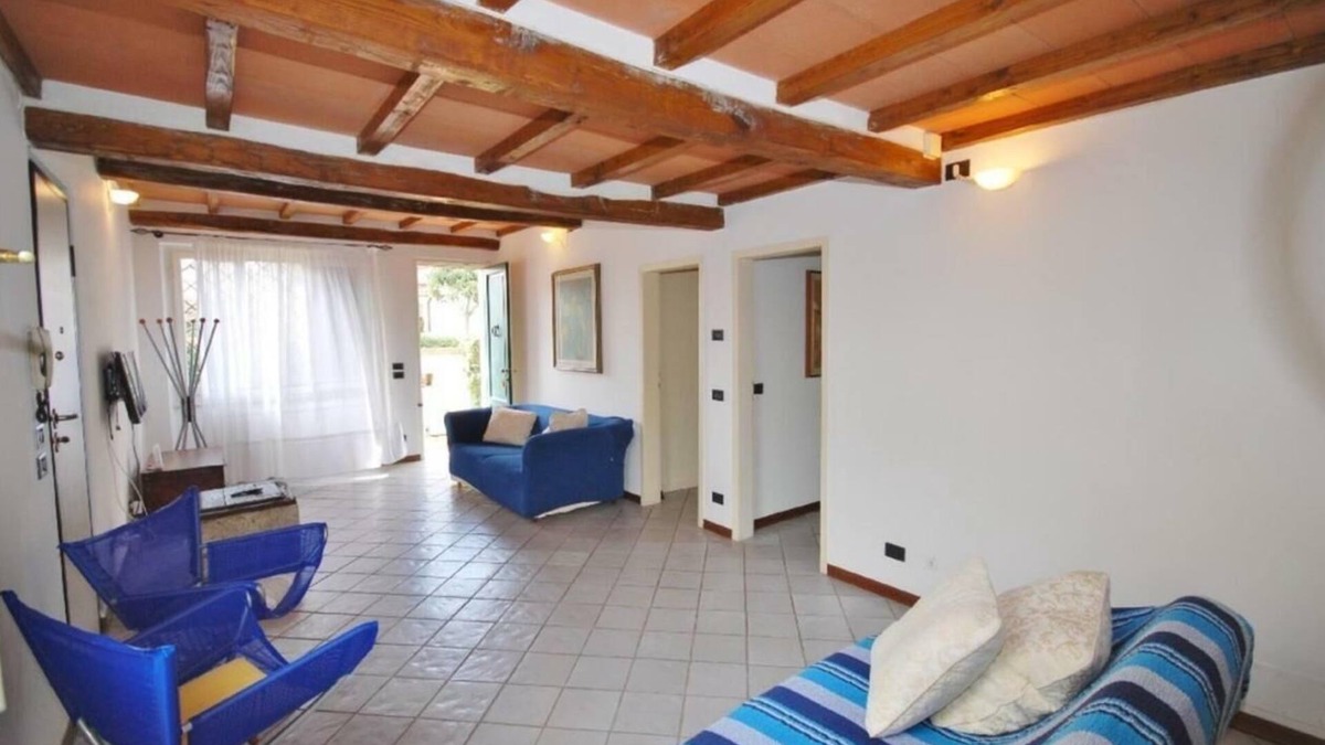 Marina di Pietrasanta Villa | ROMANTIC VILLA WITH GARDEN, BBQ, WI FI, AIR CONDITIONING