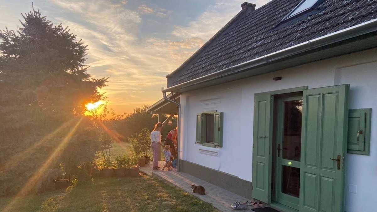 Somogyharsagy Cottage | Romantic vineyard cottage at the edge of the forest