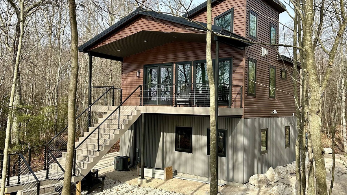 Brevort House | Romantic Waterfront on Lake Michigan - conveniently located to explore the UP