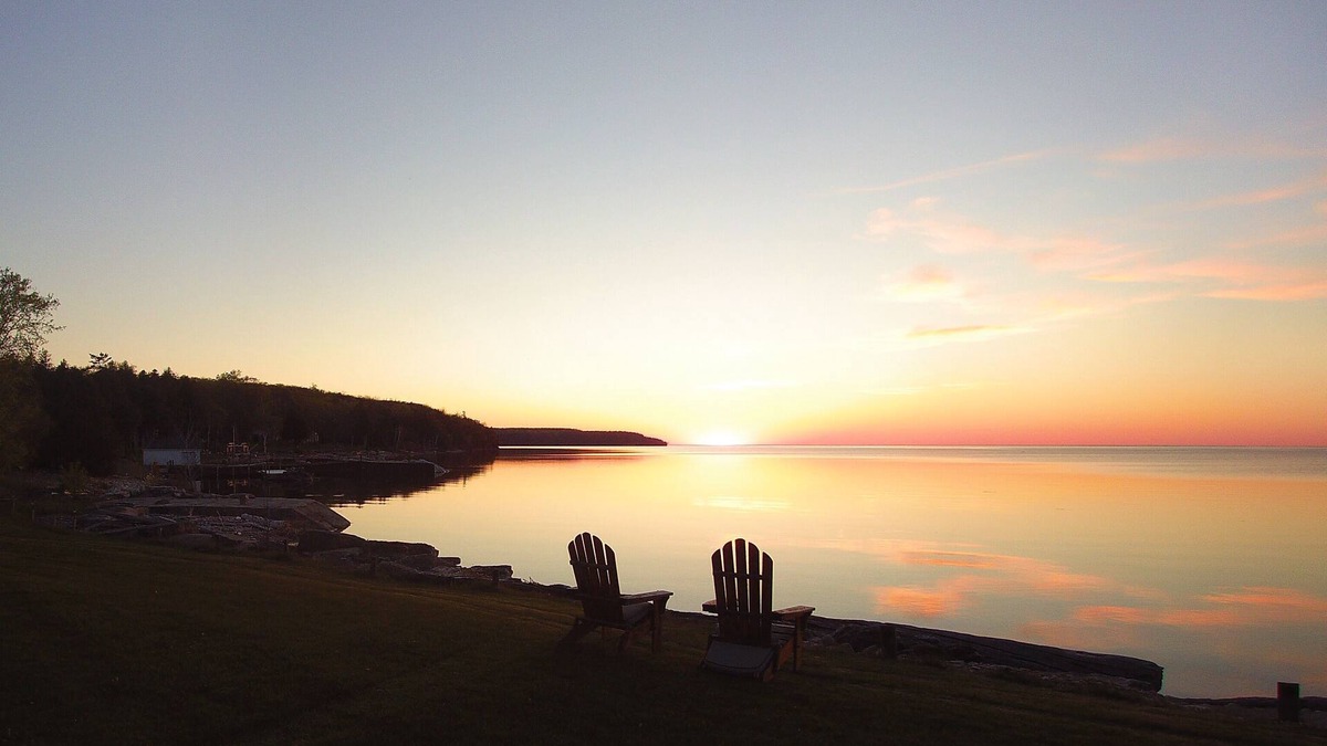 Gills Rock Cottage | Romantic Waterfront Suite With Amazing Water Views, Hedgehog unit