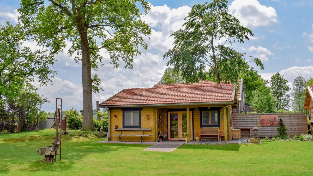 Homberg House | Romantic wooden cottage with lots of art