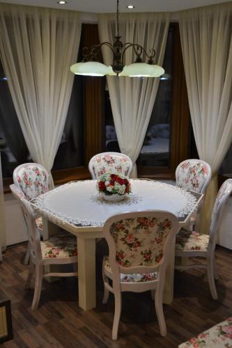 Horna Lehota Apartment | Romantika apartman Rose11