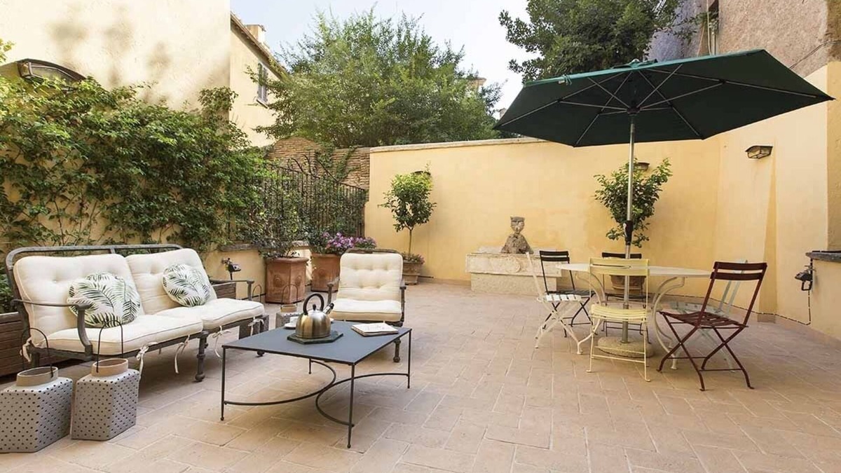 Roman Ghetto Apartment | Rome apartment for Rent, holiday apartment in Rome, short term rental Rome, Flat in Rome with Terrace