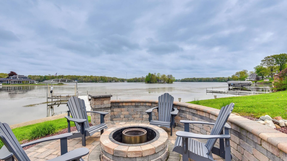 Rome City House | Rome City Lake House w/Dock + Waterfront Views!