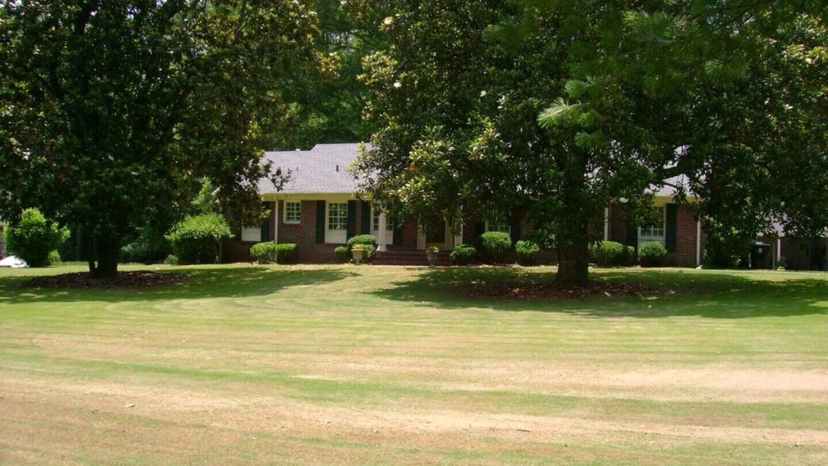 Rome House | Rome, Ga. ;Home away from Home -plenty of room to enjoy your friends and family