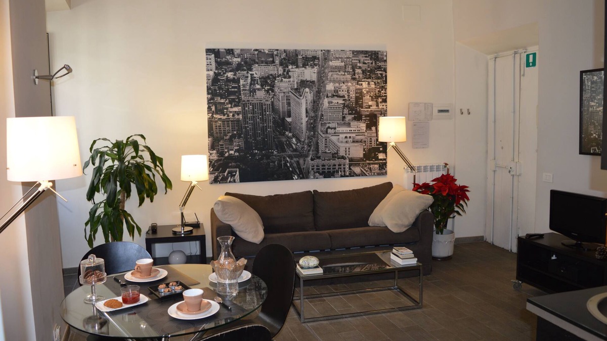Rione V Ponte Apartment | Rome: Via dei Banchi Vecchi - very central, modern and elegant apartment