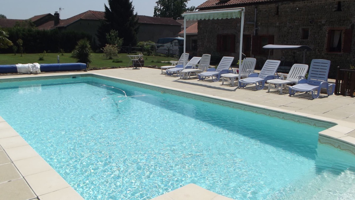 Larreule House | ROMEO - Beautifully Restored Barn With A Large Pool