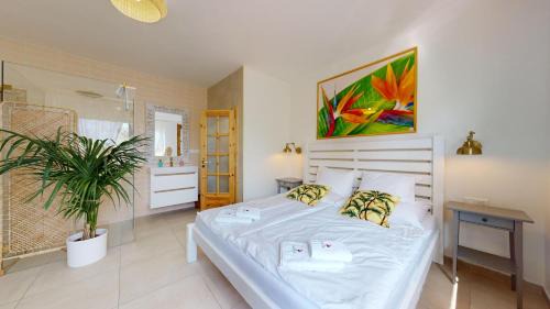 Pezinok Bed & Breakfast | Ron De Mar #1 modern room