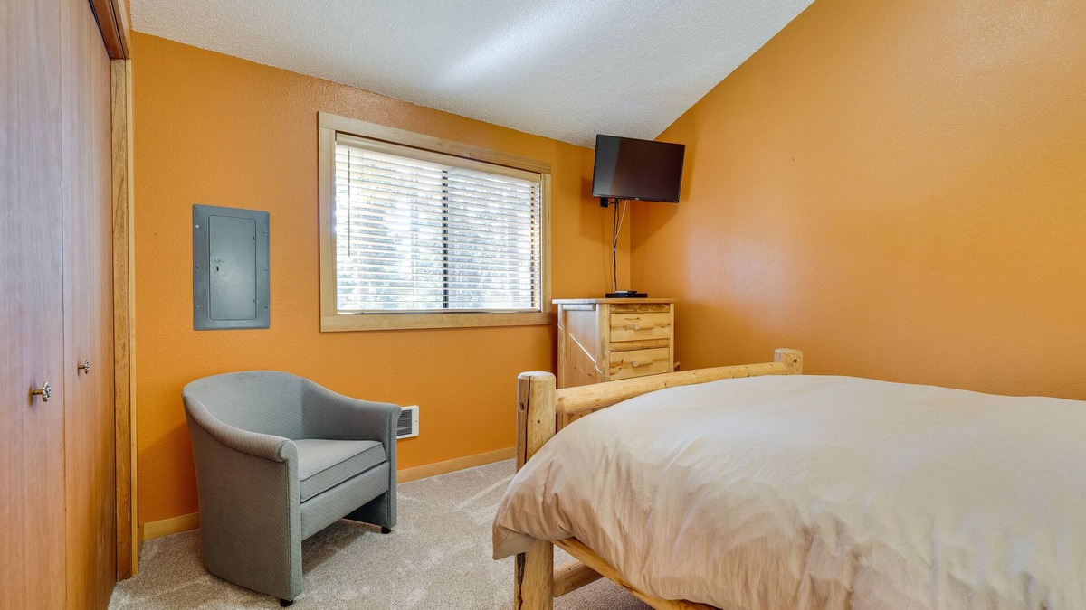 Roslyn Ridge Cabin | Ronald Cabin w/ Private Deck: Near Cle Elum Lake!