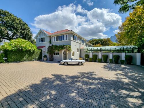 Rondebosch House | Roodenburg House
