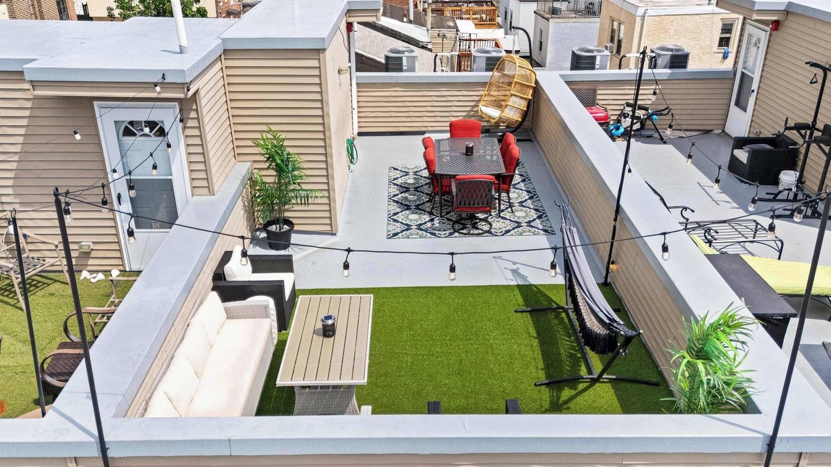 West Poplar House | Roof Deck! 3 Bdrm, 3 ba, Prime Location!