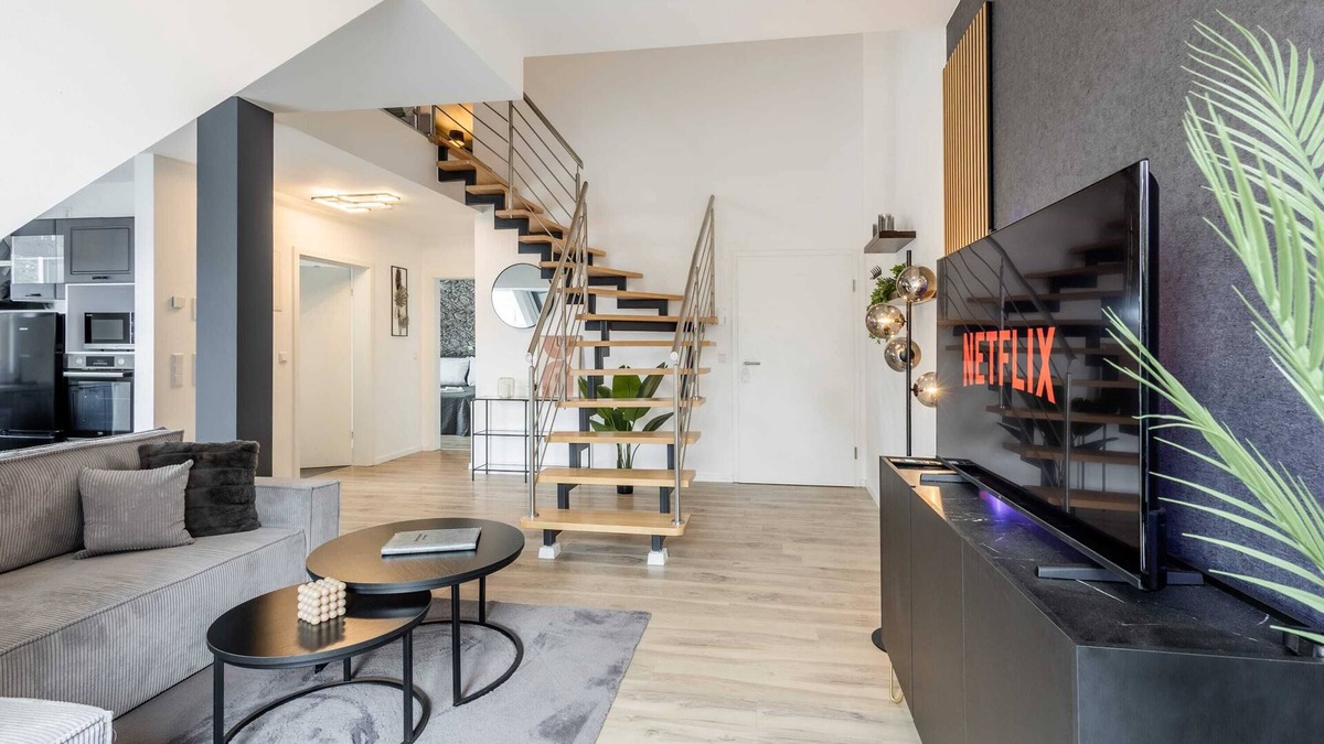 Rheda-Wiedenbruck Apartment | Roof-Suite 02 I Aufzug I BBQ I WiFi I Balkon I TV