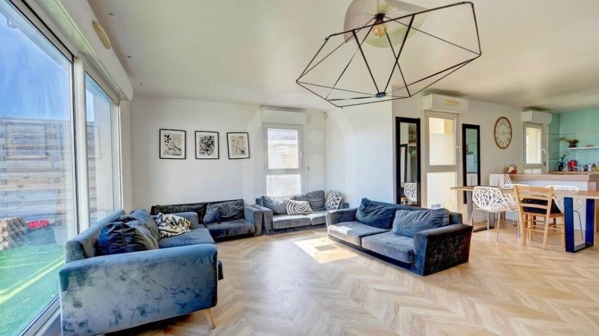 La Lironde Apartment | Roof terrace apartment 120m2 Duplex ideally located near center and Beaches