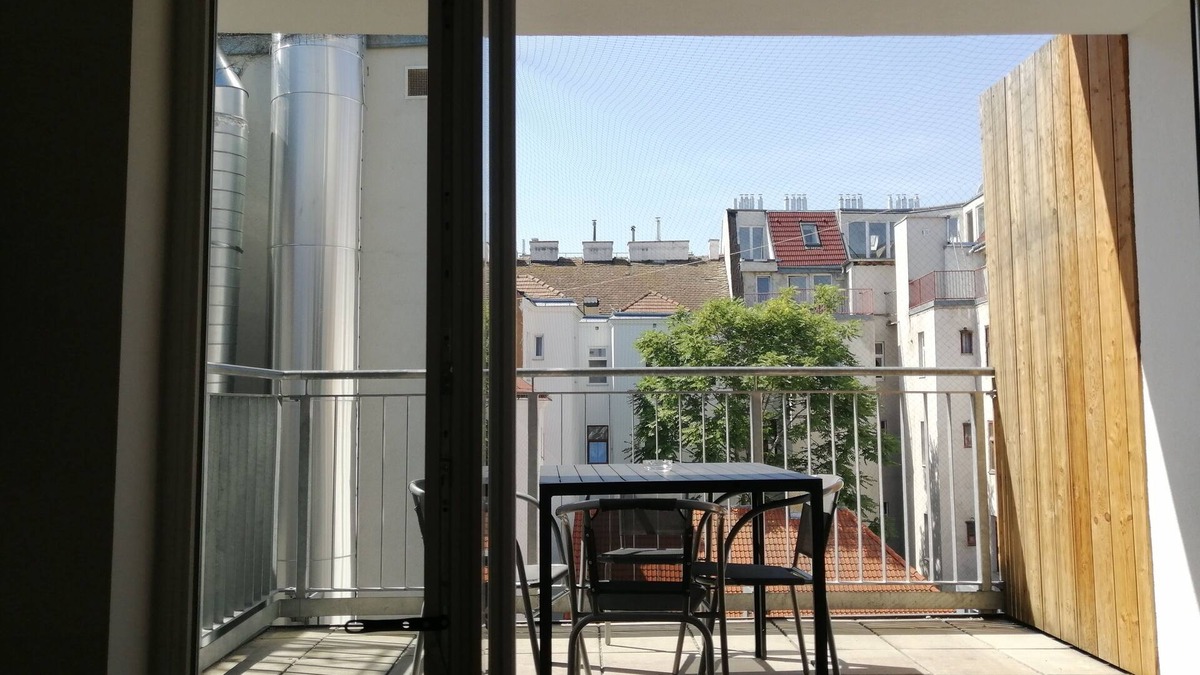 Favoriten Apartment | Roof terrace apartment near Reumannplatz (subway)