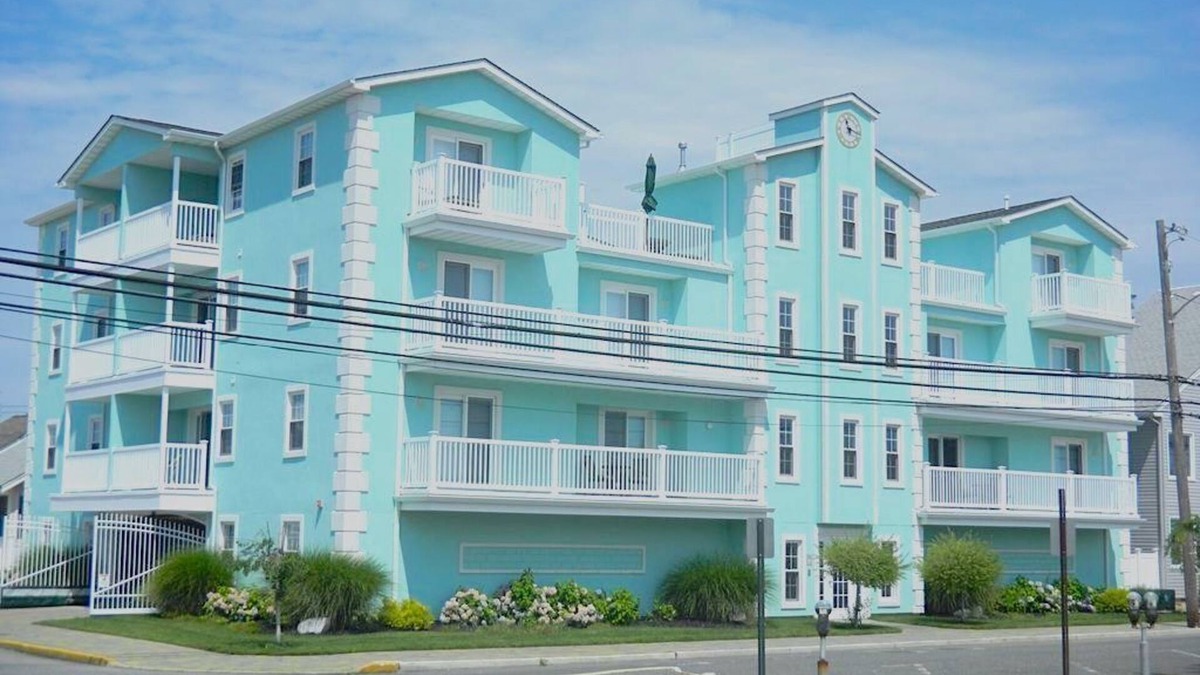 Seaside Heights Condo | Roof top pool & game room, 2 blocks to beach, 3/bedrooms, beach passes included