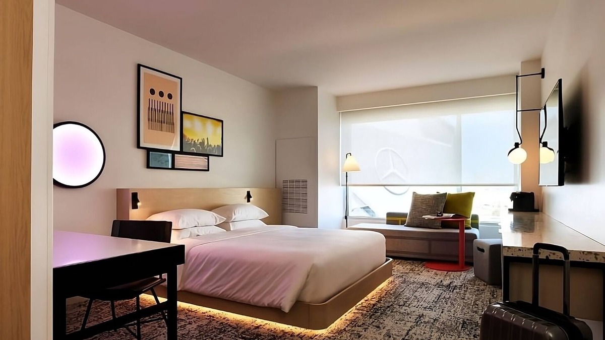 Downtown Atlanta Hotel | Rooftop Bar Onsite! Skyline View w/Captivating Atmosphere! Parking Available!